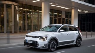 mid Groß-Gerau - Der Kia Niro EV wurde im Elektroautotest des ADAC zusammen mit dem Mercedes EQA Erster in der Kategorie Untere Mittelklasse.