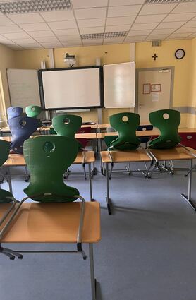 Schon in den vergangenen beiden Wintern waren die Klassenräume durch das Stoßlüften aufgrund der Corona-Pandemie nicht warm. In diesem Schuljahr trägt auch die Energiekrise dazu bei, dass die Schüler in der kalten Jahreszeit wohl häufiger einmal mit Jacke im Unterricht sitzen.