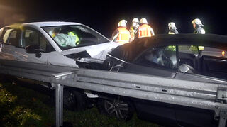 Fünf Menschen sind bei dem Unfall auf der A67 in der Nacht zu Samstag schwer verletzt worden.
