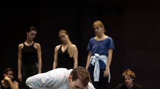 Szene aus dem Chopin-Abend der Tanzsparte: Im Vordergrund Albert Galindo.
