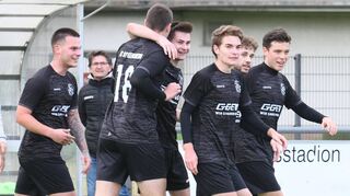 Gut gemacht: Vier Tore und damit am Ende einen 4:2-Sieg konnten die Spieler des FC 07 Bensheim II im Heimspiel gegen das Topteam FC Ober-Abtsteinach bejubeln.
