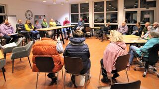 Über 20 Anbieter begrüßten Moderator Karl-Heinz Schlitt und Ottmar Meissner vom Regionallabor Bergstraße-Odenwald sowie Simone Meister, Vorsitzende des Verschönerungsvereins Reichenbach, bei einem Vorbereitungstreffen zum Lautertaler Belznickelmarkt.