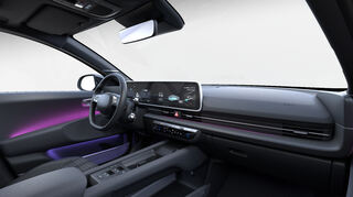 mid Groß-Gerau - Zum Interieur des Ioniq 6 gehört ein extravagantes Licht-Design.