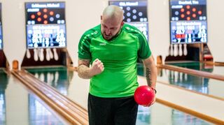 Im letzten Einzel-Duell holte Michael Schmitt den entscheidenden Punkt zum Sieg der Nibelungen-Zweiten in Mörfelden.