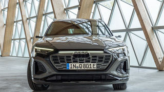 mid Nizza - Optisch ändert sich ebenfalls einiges, als erstes Modell erhält der Q8 e-tron das neue Markenlogo und die dazugehörige Corporate Identity.