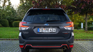 mid Groß-Gerau - Klassiker unter den Allradlern: der Subaru Forester - jetzt als schwarzes Sondermodell mit orangefarbenen Akzenten.