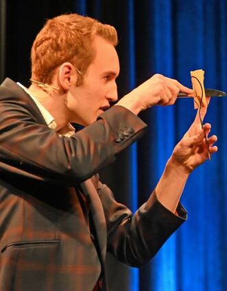 Lorsch; Theater Sapperlot; Kultursalon; Zauberer Linus Faber; Bild: Ernst Lotz