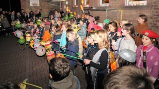 Die Grundschule Elmshausen feierte ein stimmungsvolles Martinsfest.