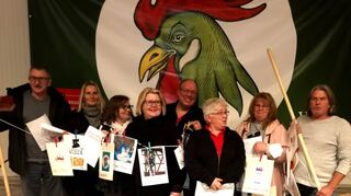 DIe Gruppe Adi AH sorgte bei der Proklamation des VzEdT für gute Laune. Vor dem Start in die närrische Zeit musste jedoch noch der Kerwekranz verbrannt werden.