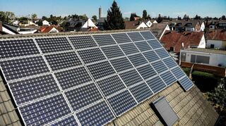 Die Installation von Fotovoltaik-Anlagen könnte bei künftigen Bauvorhaben in der Kreisstadt verpflichtend sein.
