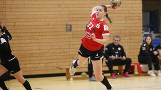 Chiara Schmitz gehört zu den jungen Spielerinnen der A-Flames; sie bekam im finalen Bundesliga-Gruppen-Duell gegen Ketsch viele Spielanteile und machte ihre Sache nicht nur wegen ihrer fünf Treffer sehr gut.
