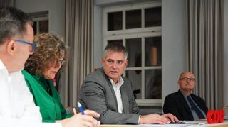 Der CDU-Ortsverband hatte ins Bürgerhaus zur Mitgliederversammlung eingeladen. Unser Bild zeigt (v.l.) den stellvertretenden Fraktionsvorsitzenden Uwe Stellmann, die Beigeordnete Barbara Schumacher, den Vorsitzenden Matthias Utermann und den Ehrenvorsitzenden der Bergsträßer CDU und Bundestagsabgeordneten Michael Meister.
