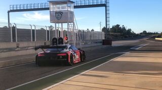 mid Sevilla - Das Tor zur Hölle öffnet der Audi R8 LMS GT3 Rennwagen.