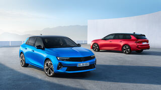 mid Groß-Gerau - Kompakte Stromer mit Opel-Blitz: der Astra Electric und der Astra Sports Tourer Electric.