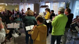 Adventsbasar mit Musik im Awo-Sozialzentrum in der Eifelstraße.