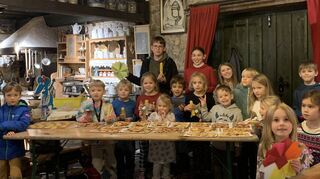 bzw_Geschichtsverein_Weihbasteln_2022

Zwingenberg, der Geschichtsverein Zwingenberg hatte wieder zum Weihnachtsbasteln und Weihnachtsbacken ins Heimatmuseum eingeladen