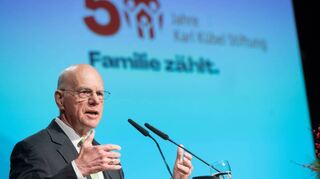 50 Jahre Karl-Kübel-Stiftung: Der ehemalige Bundestagspräsidenten Norbert Lammert hielt am Sonntag im Bürgerhaus Bensheim vor 300 Gästen die Festrede.