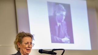 Susanne Selbert zeigte in ihrem Vortrag die herausragende Leistung ihrer Großmutter Elisabeth Selbert für die Gleichberechtigung von Frauen auf.