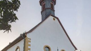 Die Evangelische Kirchengemeinde Zwingenberg (M.) will mit Hähnlein (l.) und Alsbach (r.) kooperieren.