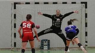 Eine starke Leistung wie beim Pokalspiel in Regensburg wird Helen van Beurden im Flames-Tor auch beim Bundesliga-Match heute in Metzingen zeigen müssen, will sie ihrem Team zu einem Erfolgserlebnis verhelfen.
