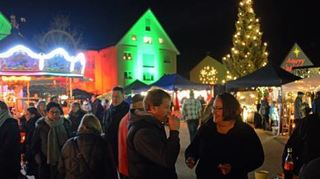 Auf dem Juxplatz wird heute und morgen Weihnachtsmarkt gefeiert.