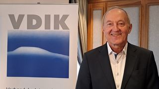 mid Frankfurt am Main - VDIK-Präsident Reinhard Zirpel stand auch RTL und ntv Rede und Antwort.