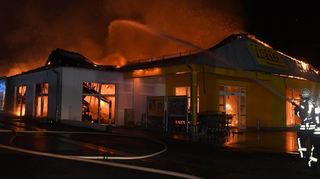 Am 13. November wurde der Netto-Markt in Lautern ein Raub der Flammen. Es war einer der größten Einsätze für die Lautertaler Feuerwehren überhaupt.