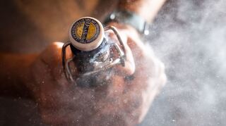 Wer sich noch ans Steuer setzen und trotzdem nicht auf Bier verzichten möchte, sollte ein alkoholfreies wählen.