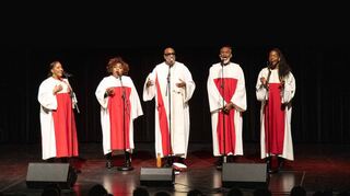 Zum Abschluss des Bergsträßer Jazz-Festivals 2022 begeisterten die Black Harmony Gospel Singers im Bensheimer Parktheater.
