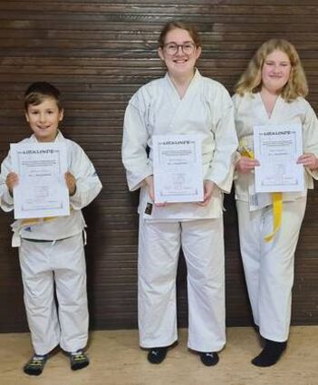 Bei der Karate-Abteilung im TSV Reichenbach gab es Kyu-Prüfungen für Kinder und Erwachsene.