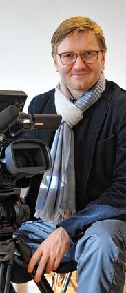 <p>Blickt mit seiner Kunst - und der Kamera - gern "hinter die Wirklichkeit": Der Mannheimer Professor für Multimedia Philipp Ludwig Stangl.</p>