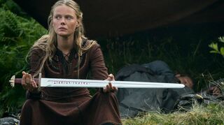 Frida Gustavsson geht als Freydis Eriksdottir mit „Vikings: Valhalla“ in die zweite Runde.
