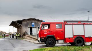 Beinahe wäre der denkmalgeschützte Güterschuppen auf der Zwingenberger Park & Ride-Anlage ein Raub der Flammen geworden.