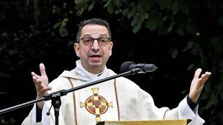 Der Lorscher Pfarrer Michael Bartmann hat den späteren Papst als Kardinal Ratzinger persönlich kennengelernt.