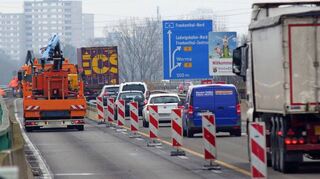 Einspurig über den Rhein zwischen Mannheim-Sandhofen und Ludwigshafen-Nord. Das war vor fünf Jahren so. Im kommenden Herbst wird es wieder der Fall sein.