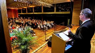 Auch beim vierten Lorscher Neujahrsempfang wird die Halle bestuhlt sein. Lange Reden sind aber nicht geplant, der Empfang soll viel Gelegenheit auch für Gespräche untereinander geben.