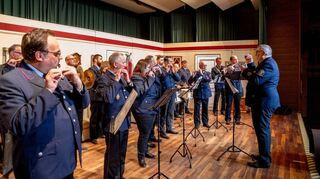 Der Spielmannszug der Freiwilligen Feuerwehr Lorsch unter der Leitung von Roland Ritter eröffnete das Programm in der Nibelungenhalle.