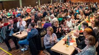 Gut besucht war der Familienabend der Freiwilligen Feuerwehr Lorsch. In der Nibelungenhalle gab es ein mehrstündiges Unterhaltungsprogramm.