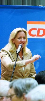 Die Fraktionsvorsitzende des CDU im Hessischen Landtag, Ines Claus (l.), war Gastrednerin beim Kreisparteitag der Bergsträßer Christdemokraten in Lorsch.