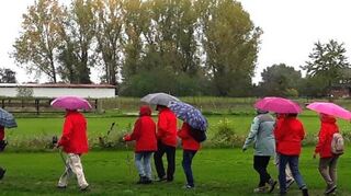Selbstverständlich kann man auch bei Regen wandern. Es macht allerdings nicht unbedingt viel Spaß, weiß man auch beim Turnverein Einhausen.