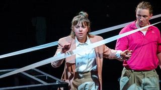Das szenische Theaterstück „Gegen die Demokratie“ ist am 2. Februar im Bensheimer Parktheater zu sehen.
