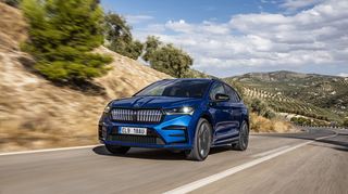 mid Groß-Gerau - Verfügt über zwei Elektromotoren mit einer gemeinsamen Systemleistung von 220 kW inklusive Allradantrieb: der Skoda Enyaq RS iV.