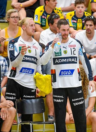 Nach langer Verletzungspause ist Mikael Appelgren (links) zurück im schwedischen Team. Sein Kollege dort ist Andreas Palicka (rechts), mit dem er bei den Löwen einst ein Duo bildete.