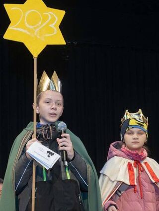 Für musikalische Unterhaltung sorgten beim Neujahrsempfang die Sternsinger, das Musikcorps und Mimi mit ihrem Kontrabass.