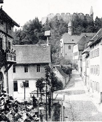 Das alte Rathaus vor 1951 in der Burgstraße.