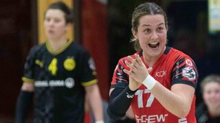 Noch lange feierten die Flames mit ihren Fans den Pokal-Triumph gegen Dortmund; Kapitänin Lisa Friedberger &amp; Co. freuen sich nun auf das Final-Four-Turnier.