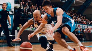 Maurice „Moe“ Stuckey (weißes Trikot, hier eine Szene aus dem Hinspiel in Tallinn) lief zuletzt gegen Alba Berlin mit sechs getroffenen Dreiern heiß.