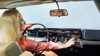 mit Groß-Gerau - Mitte der 70er bringt Opel eine eigene Palette an Radios auf den Markt, in der Luxusausführung ist ein Kassettendeck mit dabei.