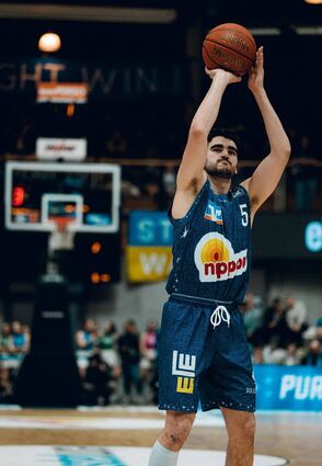 Edon Maxhuni war wieder einmal bester Werfer der Crailsheimer, doch das Fiba-Cup-Heimspiel gegen Gaziantep wurde verloren und die Merlins schieden aus.