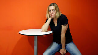 Die  französische Autorin Virginie Despentes hat ihren neuen Roman "Liebes Arschloch" vorgelegt.